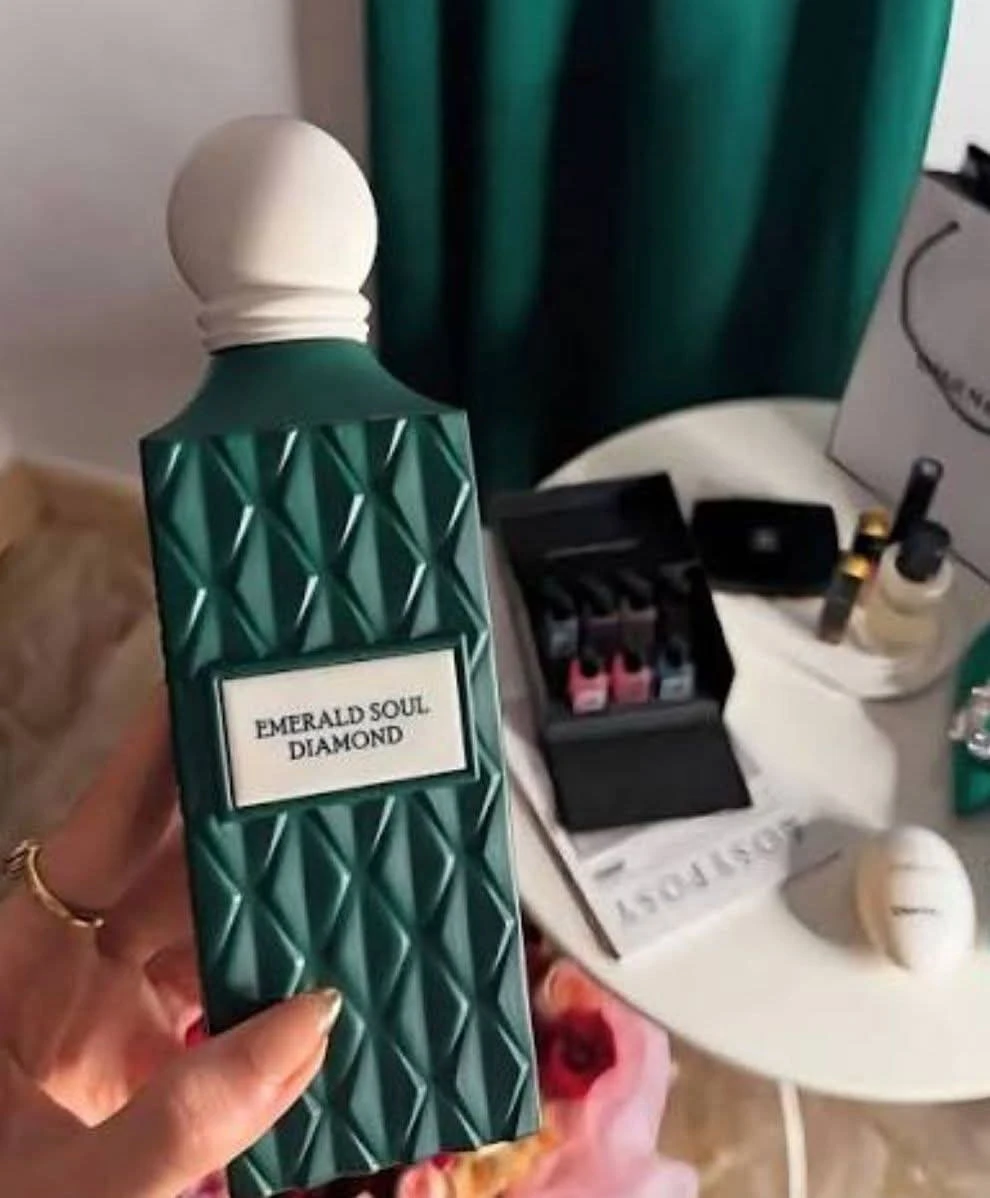 مزيج آسر من النفحات المنعشة والدافئة